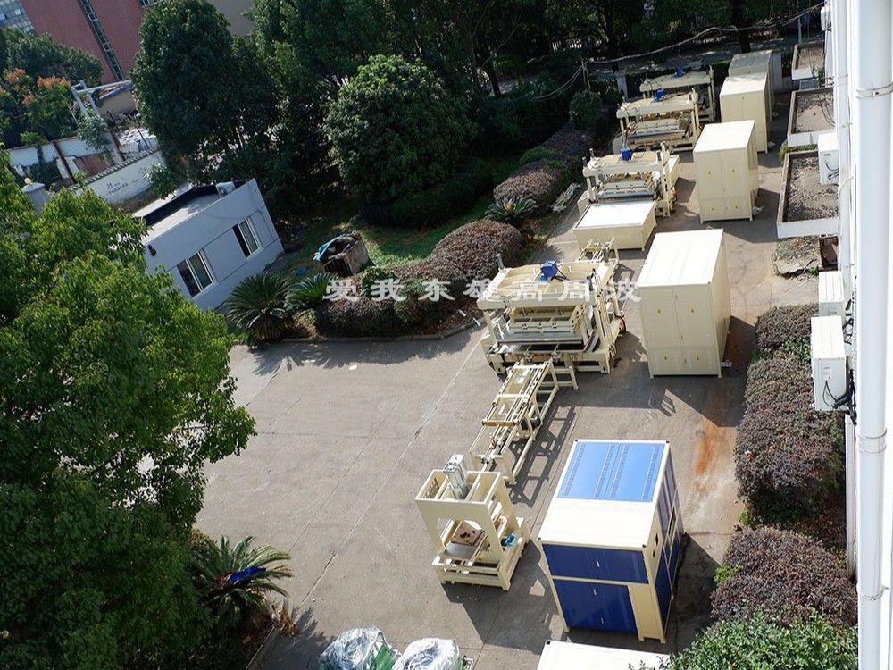 100KW高周波水池焊接機(jī) 100KW高周波水池焊接機(jī)