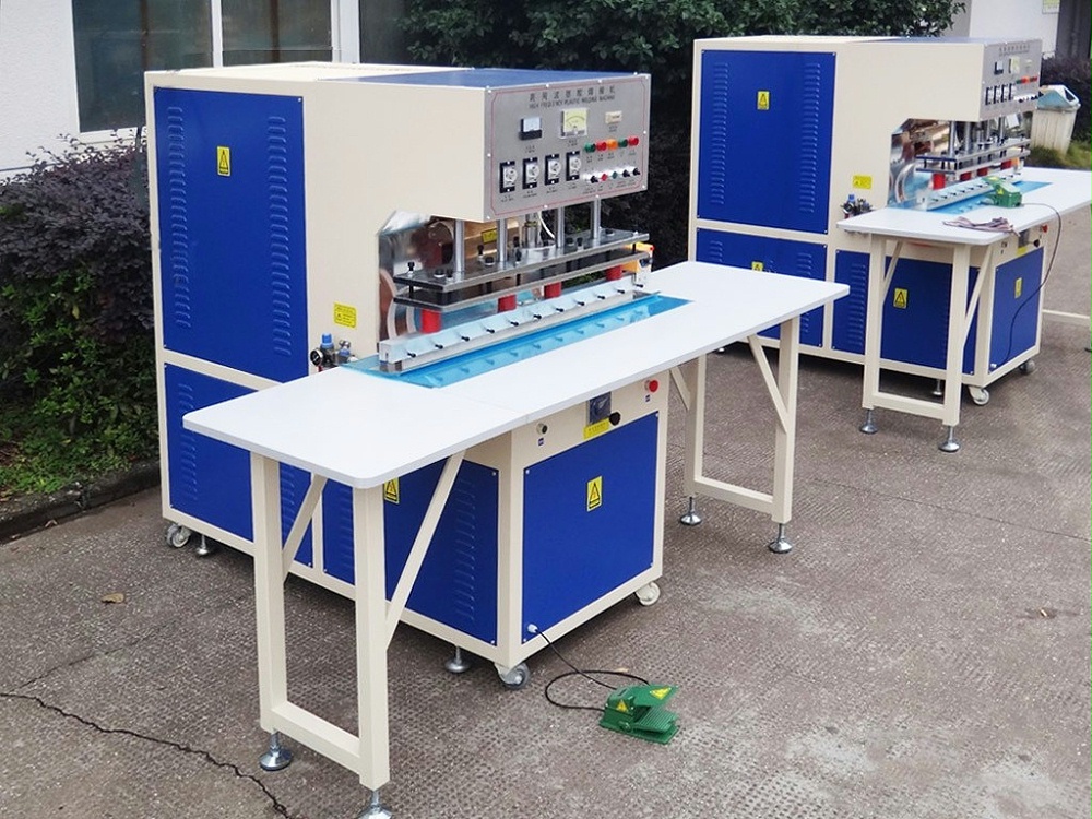 沙灘椅高頻焊接機(jī) 特斯林網(wǎng)布熱合機(jī) 沙灘椅高頻焊接機(jī) 特斯林網(wǎng)布熱合機(jī)