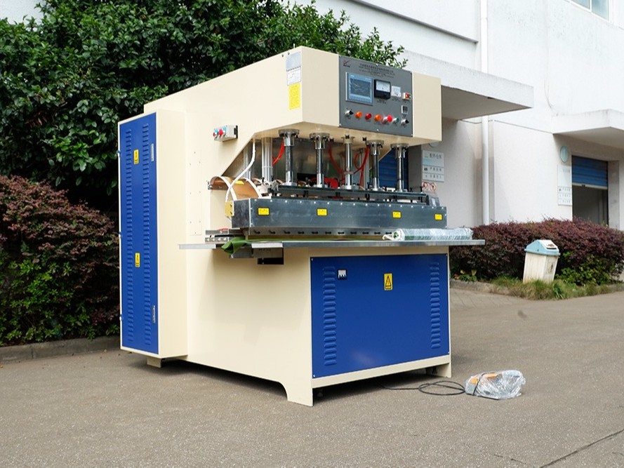 PVC夾網(wǎng)布高周波焊接機(jī) PVC夾網(wǎng)布焊接機(jī)